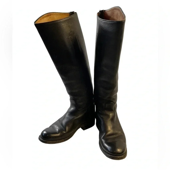 Elegant Black Heeled Boots - Picture 7 of 13